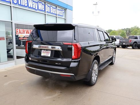 Used 2021 GMC Yukon XL SLT w/ SLT Premium Package AWD/4WD image 3