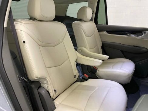 Used 2025 Cadillac XT6 Premium Luxury w/ Technology Package FWD image 21