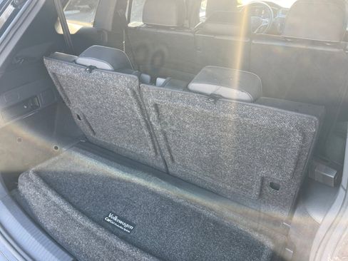 Used 2022 Volkswagen Tiguan SE R-Line image 22