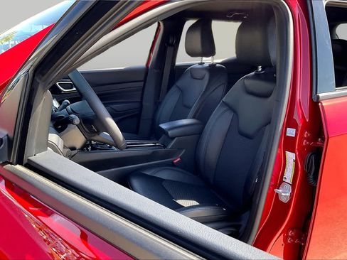 New 2026 Jeep Compass Latitude AWD/4WD image 9