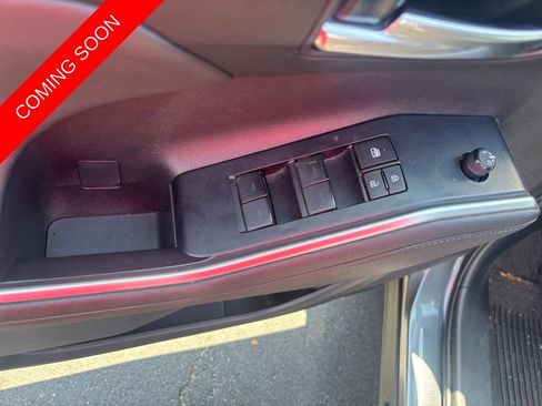Used 2024 Toyota Highlander XLE FWD image 22