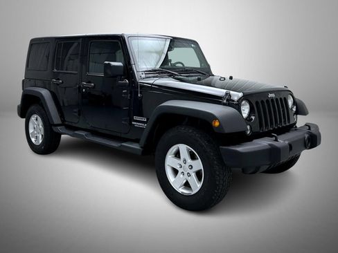 Used 2014 Jeep Wrangler Unlimited Sport w/ Quick Order Package 24S AWD/4WD image 3