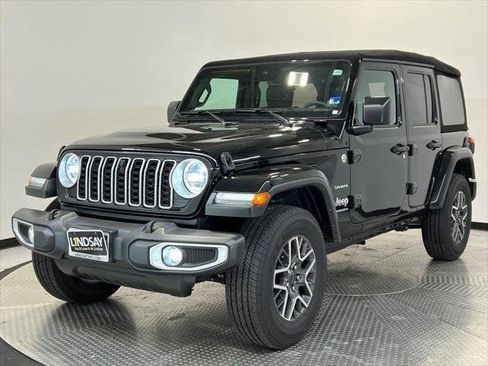 Certified 2024 Jeep Wrangler Sahara w/ Technology Group image 3