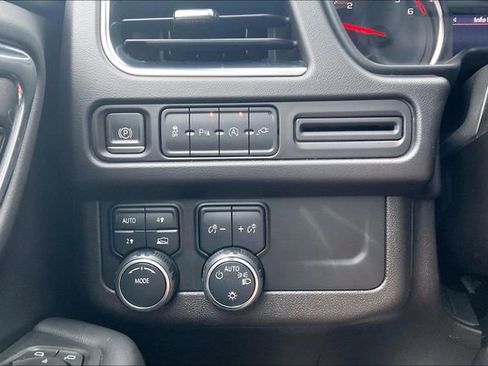 Used 2021 Chevrolet Tahoe LT AWD/4WD image 34