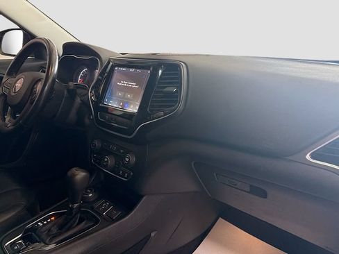 Used 2019 Jeep Cherokee Limited AWD/4WD image 28