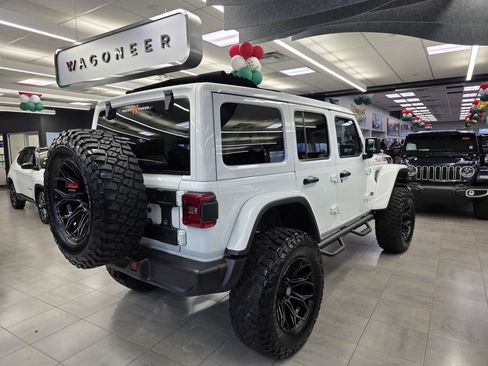 New 2025 Jeep Wrangler Unlimited Rubicon w/ Technology Group image 4