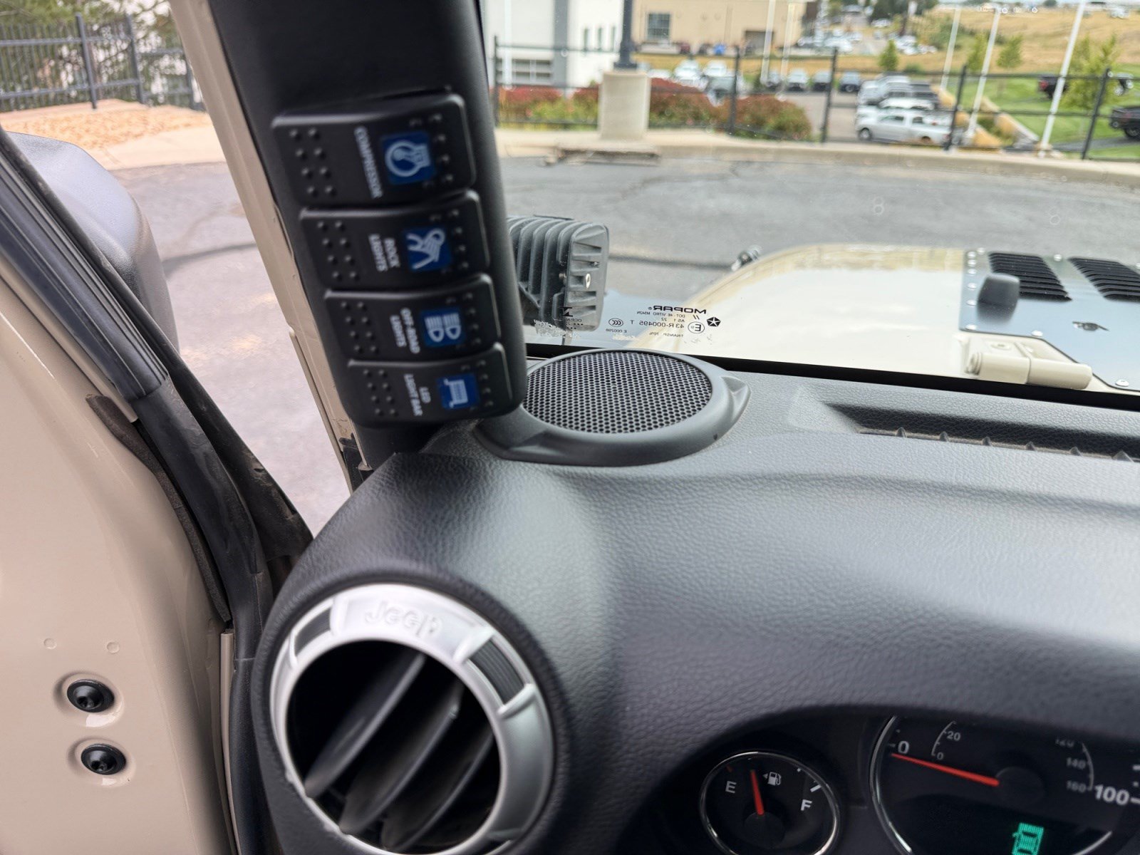 Used 2016 Jeep Wrangler Unlimited Rubicon w/ Connectivity Group AWD/4WD image 25