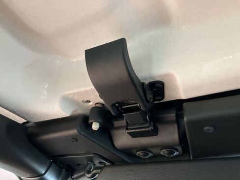 Used 2022 Jeep Wrangler Sport S image 23