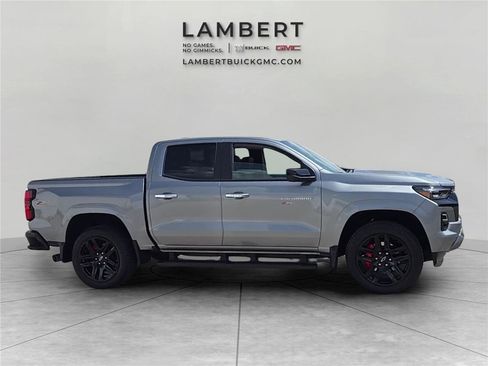 Used 2025 Chevrolet Colorado Z71 w/ Technology Package AWD/4WD image 6