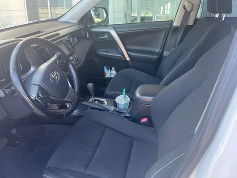 Used 2018 Toyota RAV4 XLE w/ Plus Extra Value Package FWD image 10