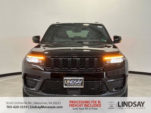 New 2025 Jeep Grand Cherokee Altitude AWD/4WD image 3