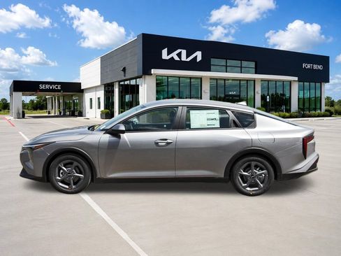 New 2026 Kia K4 FWD image 8