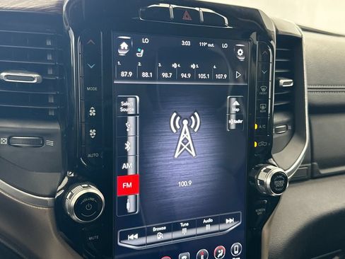Used 2020 RAM 1500 Laramie RWD image 16