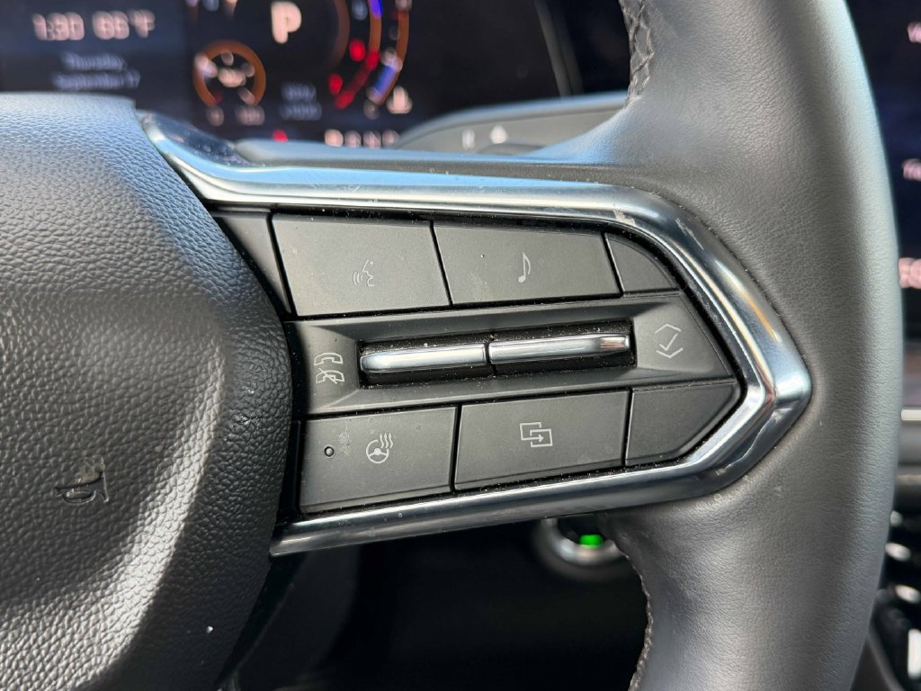 Used 2025 Chevrolet Tahoe Premier AWD/4WD image 37