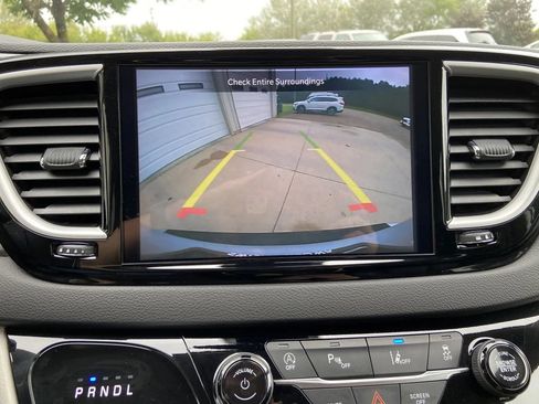 Used 2024 Chrysler Pacifica Touring-L FWD image 20