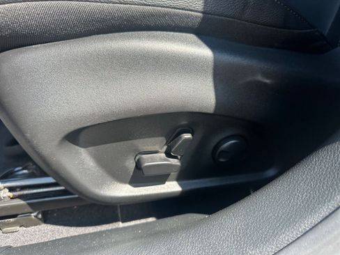 Used 2025 Jeep Compass Limited image 23