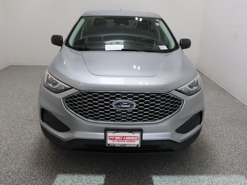 Used 2024 Ford Edge SE AWD/4WD image 3