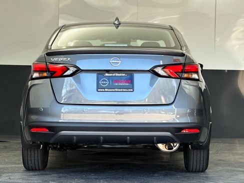 New 2025 Nissan Versa SR w/ Trunk Package FWD image 4