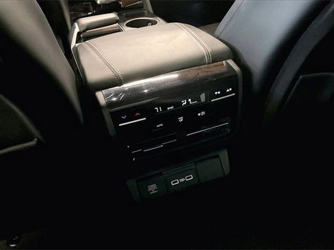 Used 2023 Acura MDX SH-AWD w/ Technology Package image 10