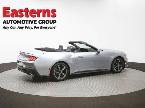 Used 2025 Ford Mustang Premium RWD image 39