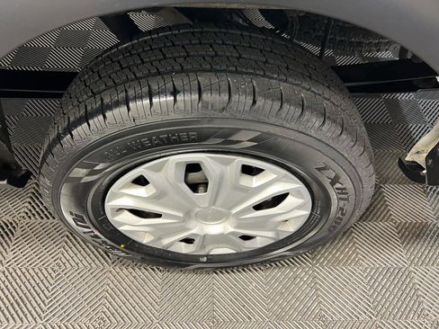 Used 2023 Ford Transit 350 XLT image 33