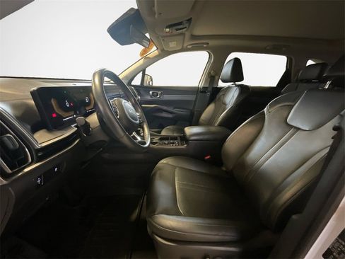 Certified 2024 Kia Sorento S w/ Panoramic Sunroof Package image 11
