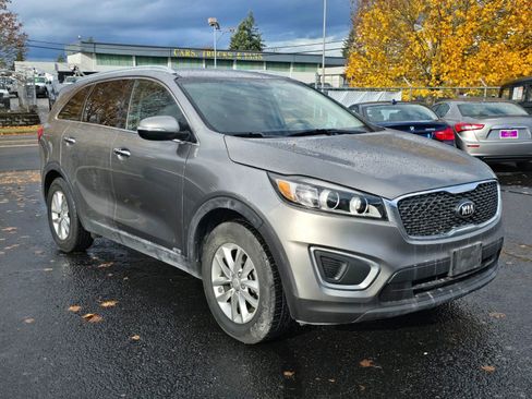 Used 2016 Kia Sorento LX w/ LX Convenience Package image 7