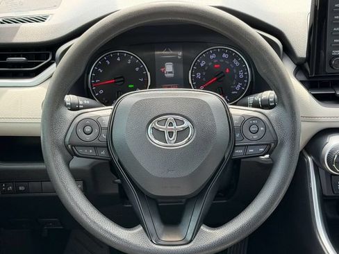 Used 2020 Toyota RAV4 XLE w/ Convenience Package FWD image 11