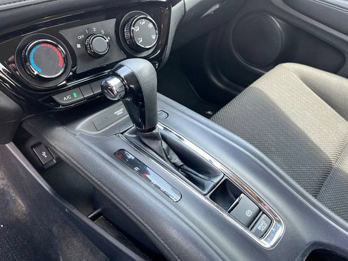 Used 2016 Honda HR-V LX image 34