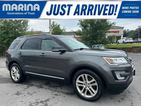 Used 2017 Ford Explorer XLT w/ Equipment Group 202A AWD/4WD image 1