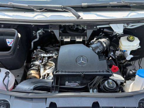 Used 2025 Mercedes-Benz Sprinter 2500 image 25