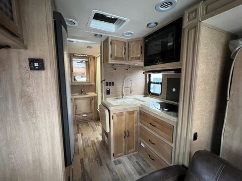 Used 2015 Mercedes-Benz Sprinter 3500 image 22