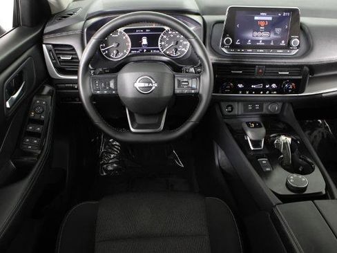 Certified 2025 Nissan Rogue SV image 7