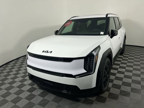 New 2026 Kia EV9 Land w/ Nightfall Edition Package AWD/4WD image 7