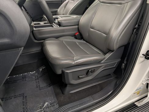 Used 2025 Ford Expedition Active AWD/4WD image 12