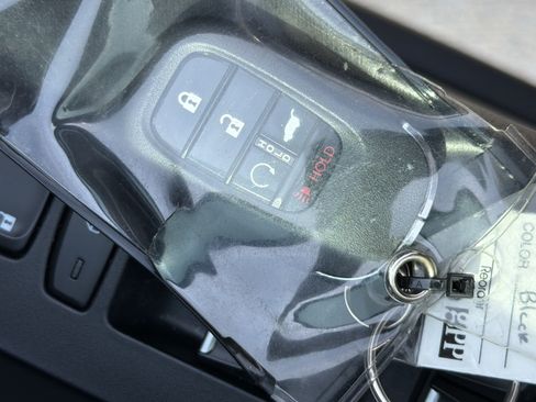 Used 2025 Honda Pilot Elite image 36