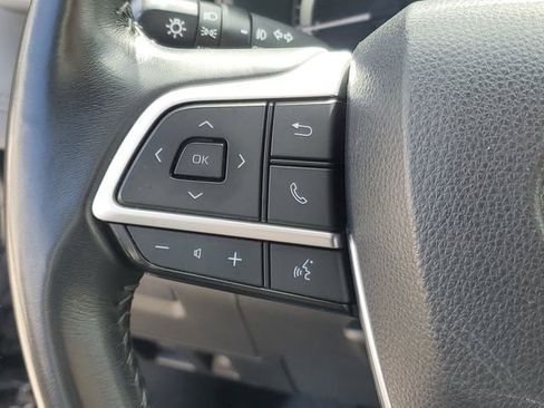 Used 2023 Toyota Highlander LE FWD image 25