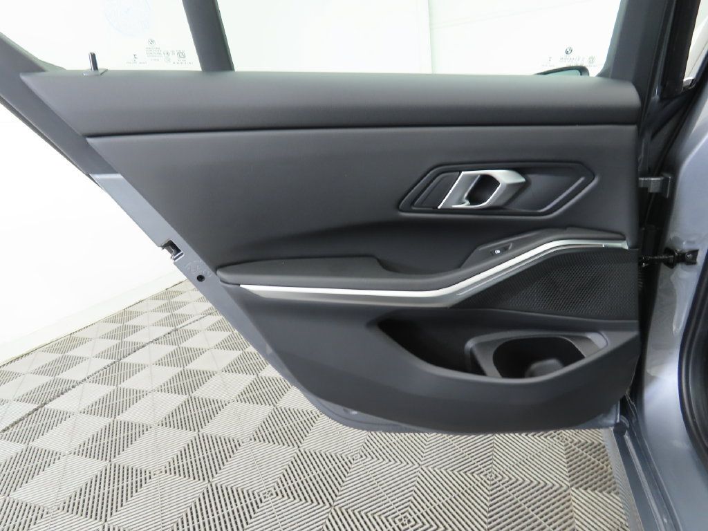 Used 2026 BMW 330i Sedan w/ Convenience Package RWD image 26