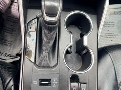 Used 2021 Toyota Highlander LE image 17