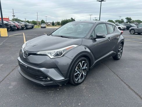 Used 2018 Toyota C-HR XLE FWD image 5