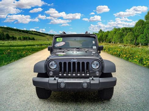 Used 2018 Jeep Wrangler Sport AWD/4WD image 8