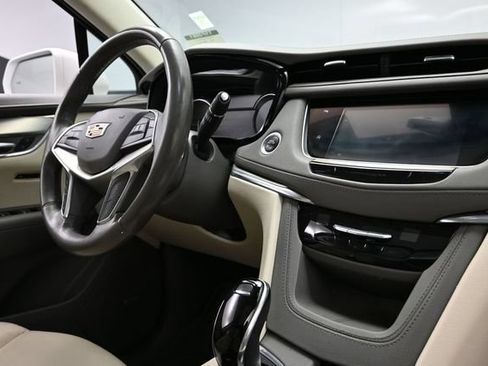 Used 2020 Cadillac XT5 Premium Luxury AWD/4WD image 15
