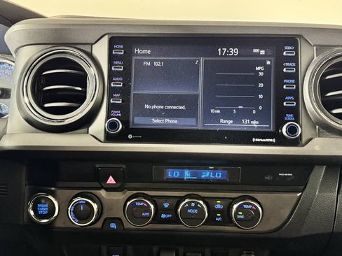 Used 2021 Toyota Tacoma TRD Off-Road AWD/4WD image 21