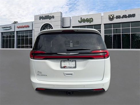 New 2026 Chrysler Pacifica Pinnacle w/ Trailer Tow Group image 5