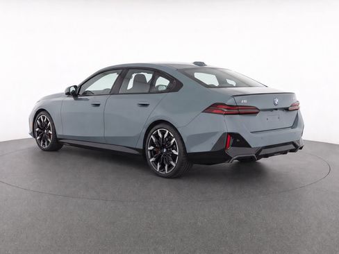 Used 2024 BMW i5 eDrive40i w/ M Sport Package RWD image 5