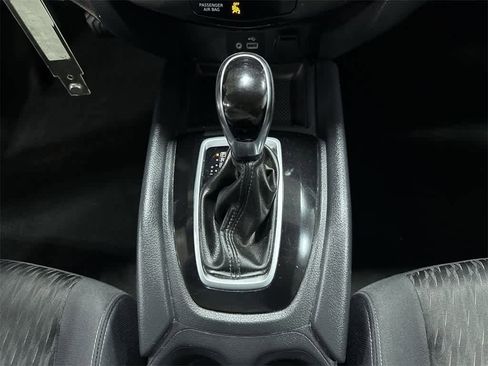 Used 2018 Nissan Rogue S image 29