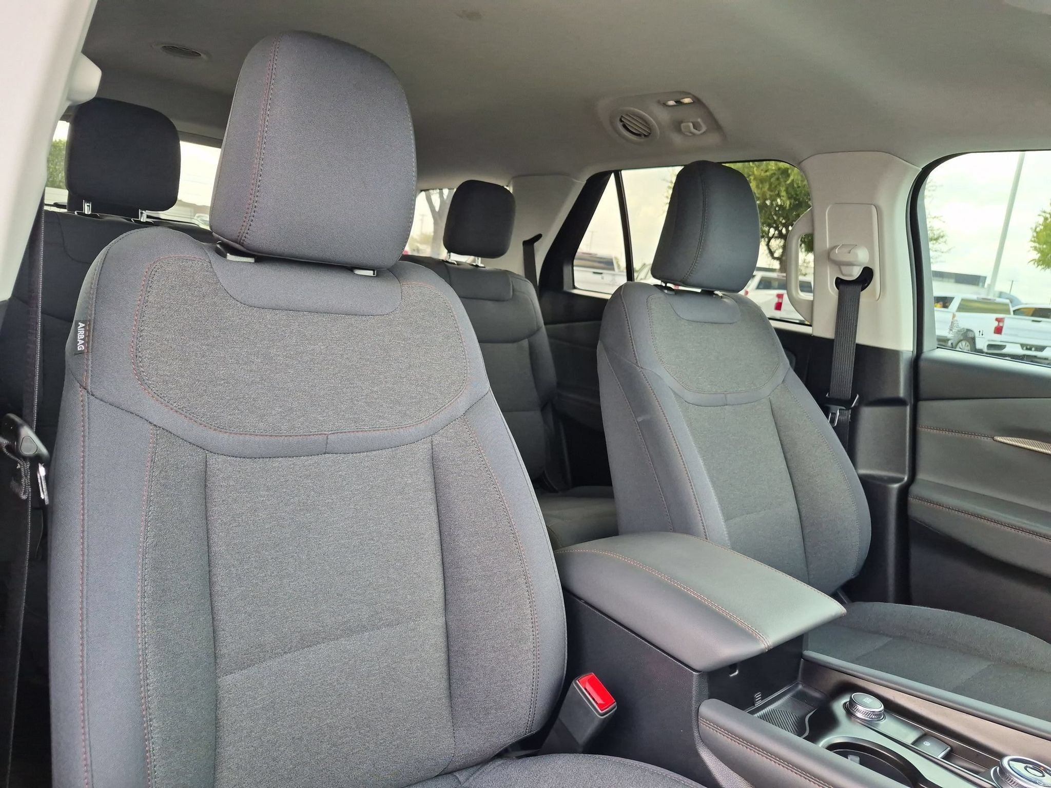 Used 2025 Ford Explorer Active RWD image 32