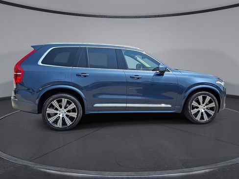 Certified 2025 Volvo XC90 B6 Ultra w/ Protection Package Premier AWD/4WD image 32