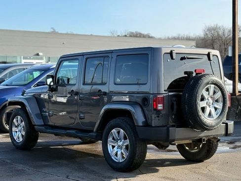Used 2018 Jeep Wrangler Unlimited Sahara w/ Connectivity Group image 39