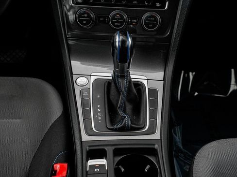 Used 2016 Volkswagen e-Golf SE w/ DC Fast Charging Package image 13